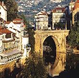 Excursoes no Porto com guias portugueses. Minho, Guimaraes, Braga, Douro. Reservas Hoteis, restaurantes, autocarros, onibus, tours. Descontos a grupos, Agencias de Viagens. Tours regulares, privados
