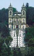 Recorridos en Oporto con guias de habla Espanola. Minho, Guimaraes, Braga, Douro. Reservas de Hoteles, restaurantes, autobuses. Bajos precios a grupos y Agencias de Viajes. Tours regulares y privados.