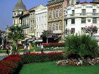 Day Oporto sightseeing tours. Guided excursions in Oporto and surroundings: Guimaraes castle. Braga Cathedral. Bom Jesus do Monte shrine: pilgrimage center in Portugal.