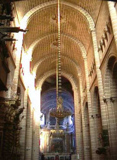 Portugal tours: Lisbon, Fatima, Algarve, Oporto. Group packages. Reservations: guides, buses, limousines, accommodation, conventions. Deluxe private escorted trips. Cultural luxury coach excursions.