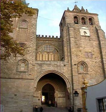 Portugal Tour Operator and Travel Agency, Lisbon. Cultural sightseeing tours. Tourism booking: Student, pilgrimage, wine tours.