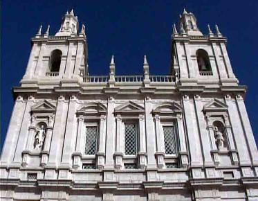 Saint Vincent Monastery in Lisbon can be seen in a private tour