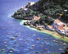 Circuits touristiques de Lisbonne avec guides chauffeurs francophones. R�servations avec un Tour Op�rateur du Portugal. Limousines, minibus haut de gamme et voitures de luxe pour: Sintra, Estoril, Fatima, Coimbra, Porto, Evora, des soir�es Fado, Casino.