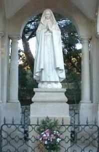 Recorridos en Lisboa con guias de habla Espanola. Sintra, Cascais, Estoril, Fatima, Obidos, Coimbra, Evora. Reservas de Hoteles, restaurantes, autobuses. Bajos precios para grupos y Agencias de Viajes