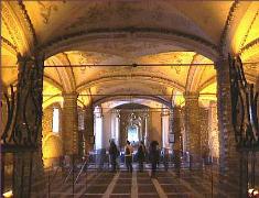 Portugal Tour Operator and Travel Agency, Lisbon. Cultural sightseeing tours. Tourism booking: Student, pilgrimage, wine tours.