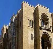 Coimbra private tour. Lisbon guided excursions. Graduated Portuguese tour guides. Cruises, boats, coach trips, buses, night tours.