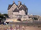 Lisbon sightseeing tours online booking. Reservations of escorted trips to Sintra, Cascais, Estoril. Discount group packages by Lisboa Travel Agents and Tour Operators.