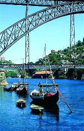 In Oporto you can enjoy day tours or private tours: cruise excursions, wine tours, religious pilgrimage