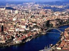In Oporto you can enjoy day tours or private tours: cruise excursions, wine tours, religious pilgrimage