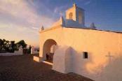 On the way to Evora tour, you can admire Alentejo landscape and ancient towns