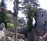 Daily Lisbon sightseeing tours. Reservations of guided excursions in Lisbon to Sintra, Estoril, Queluz, Cascais. Visit the Castle, Alfama, Rossio. Booking Portugal tours.