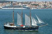Lisbon boat tours