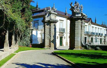 Historical accommodation in Portugal:Historical Inn of Mes�o Frio - Solar da Rede pousada.