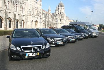 limousines and vans for tours
