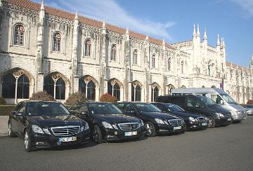 limousines and vans for tours