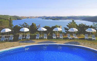 Nature accommodation in Portugal: Pousada de Santa Clara-a-Velha - Santa Clara 