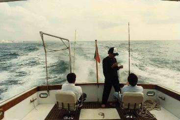 Excurs�es em barco no Algarve com um Tour Operador Portugu�s. Cruzeiro na Costa Sul de Portugal, visitas �s grutas marinhas. Viagens, F�rias e turismo de luxo com Ag�ncia de Viagens de Portugal.